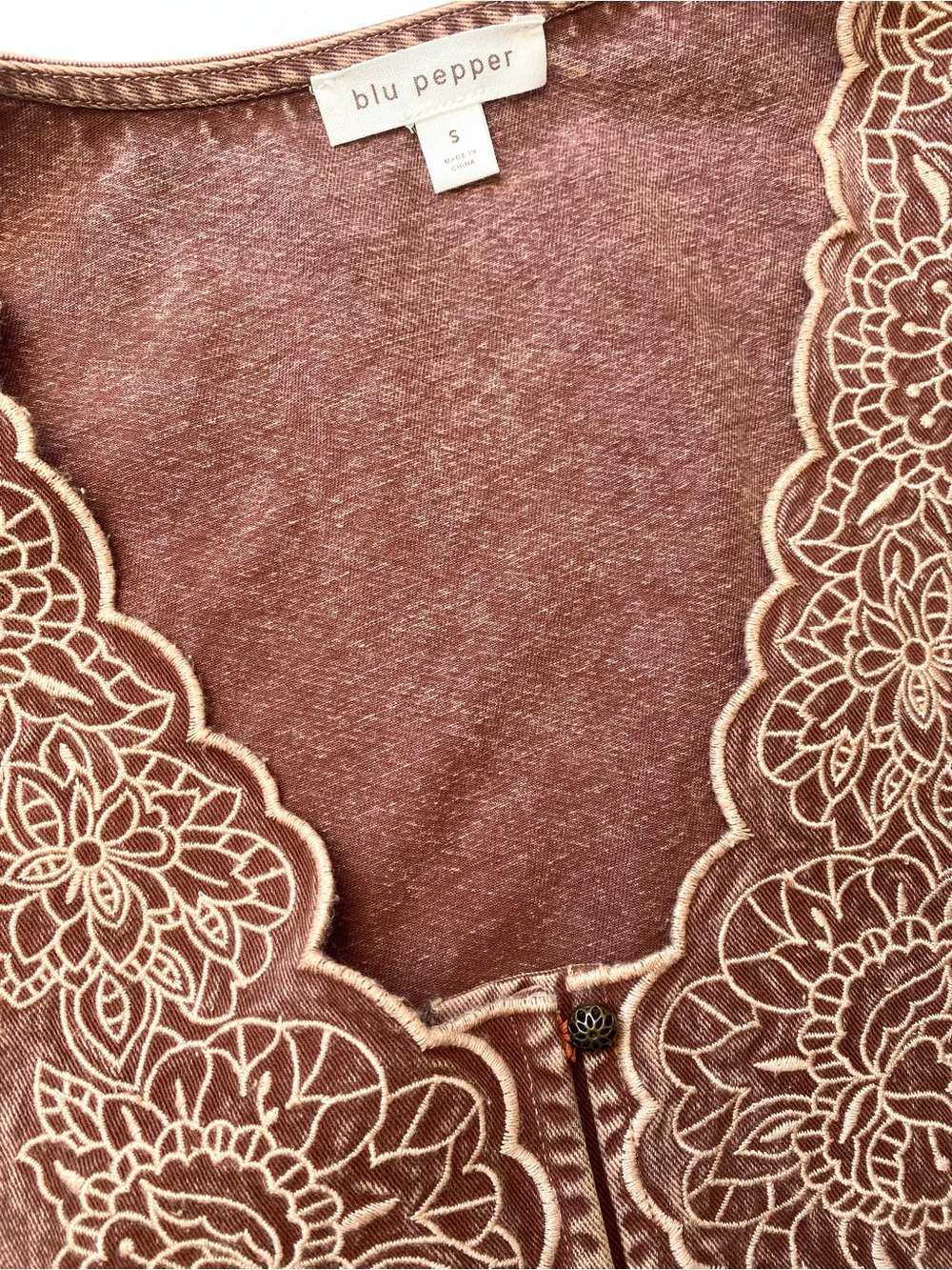 Blu Pepper NWT Embroidered Washed Puff Sleeve Crop Top Dusty Rose, Size S - Picture 6 of 8